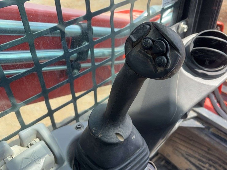 2019-kubota-svl65-2-image-28