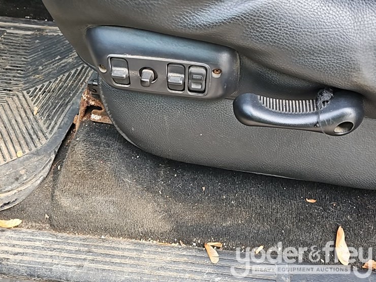 2002-dodge-1500-image-33