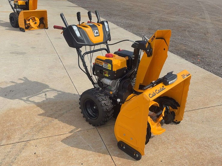 2023-cub-cadet-3x30-hd-snowblower-image-2