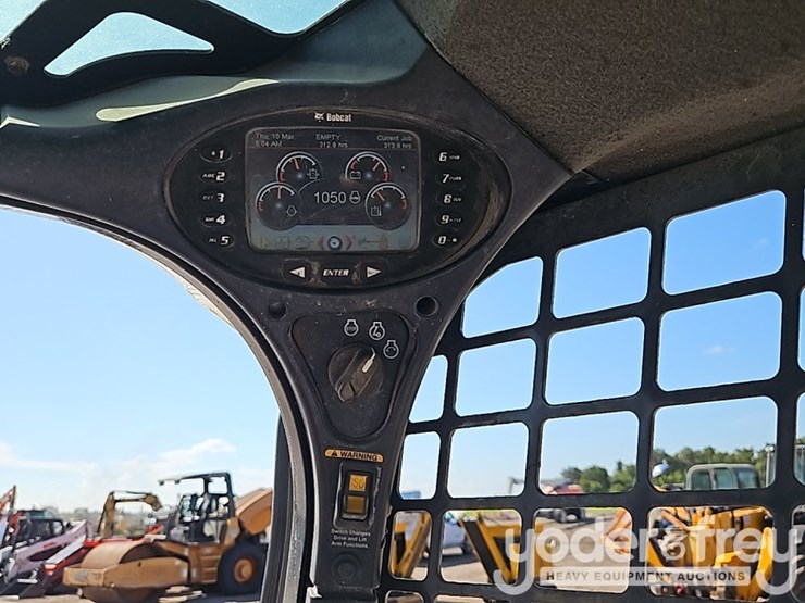 2019-bobcat-t740-image-27