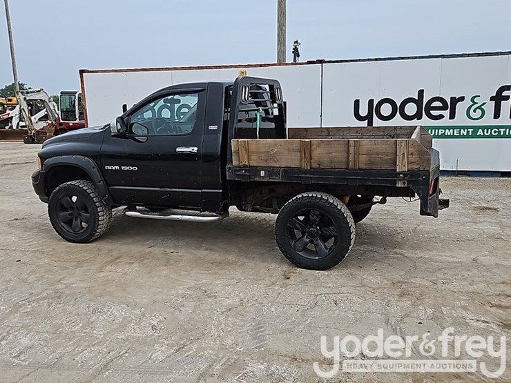 2002-dodge-1500-image-3