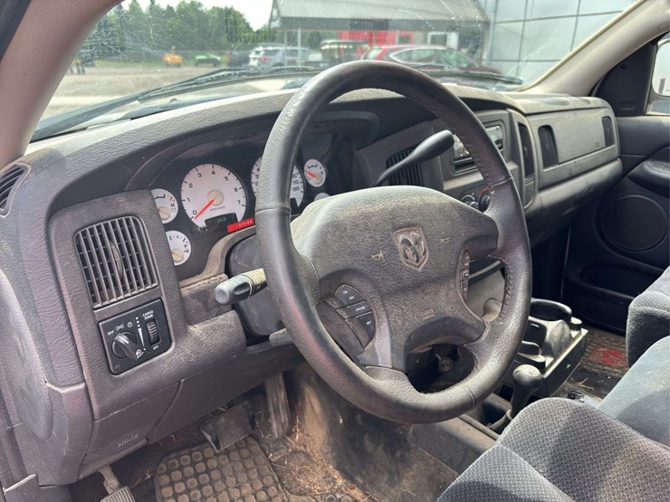 2002-dodge-ram-crew-cab-pickup-image-19
