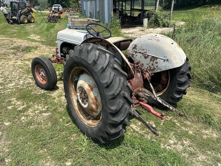 ford-8n-image-2