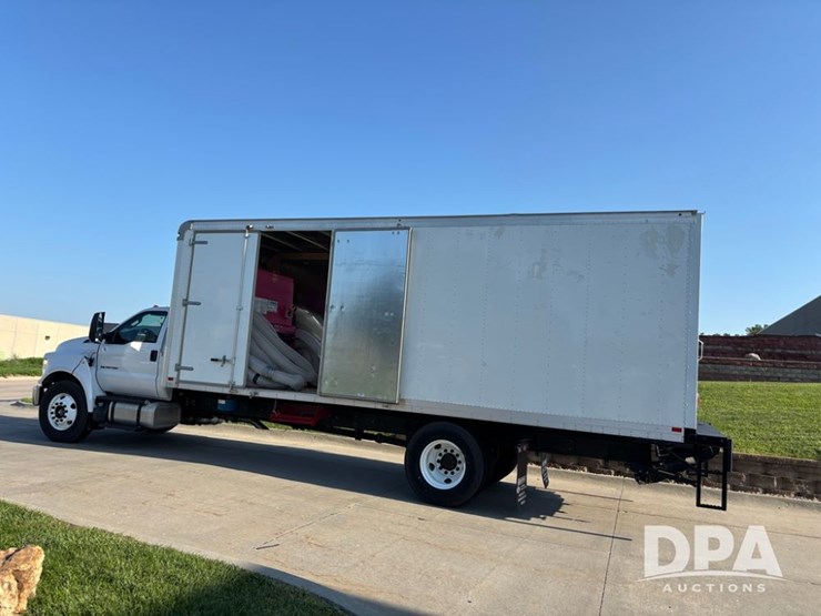 2023-ford-f650-image-5