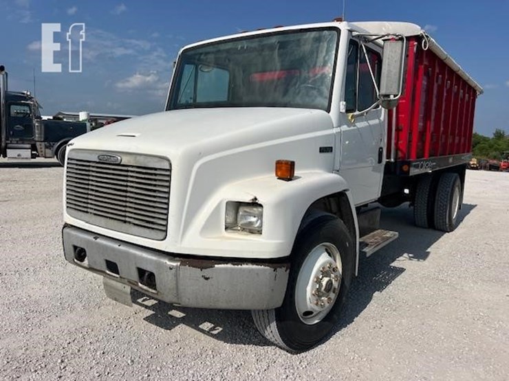 2003-freightliner-fl70-image-13