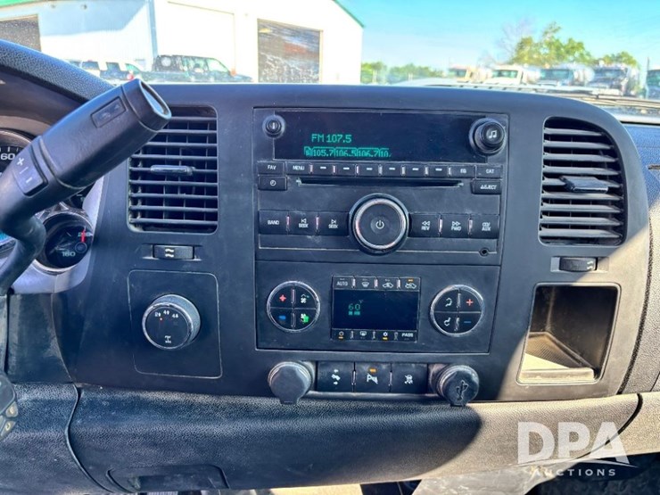 2011-chevrolet-silverado-2500hd-lt-image-74