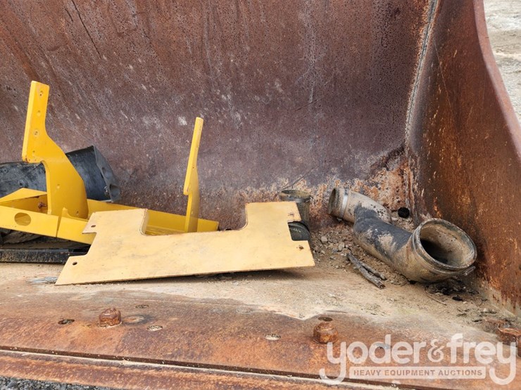 2010-deere-644k-image-17