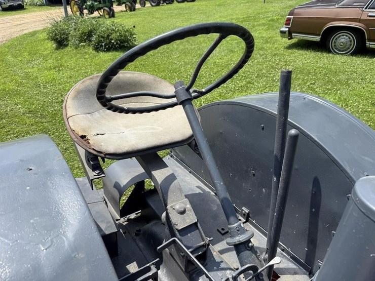 mccormick-deering-10-20-tractor-image-9