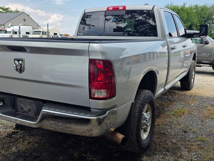 2011-dodge-2500-image-4