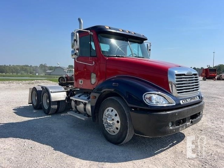 2006-freightliner-columbia-120-image-9