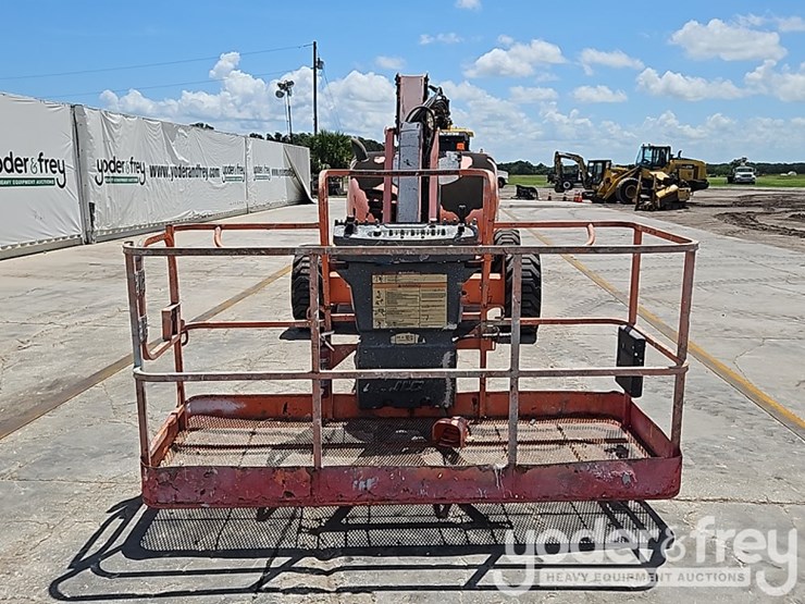 2017-jlg-600aj-image-12
