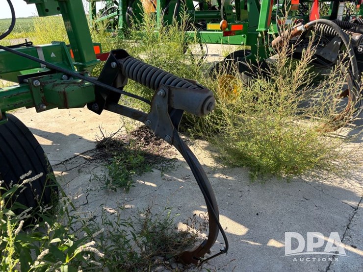 john-deere-2410-image-13