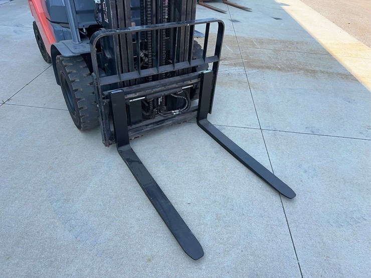 2014-toyota-sfgu25-forklift-image-10