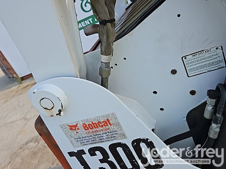 2007-bobcat-t300-image-17