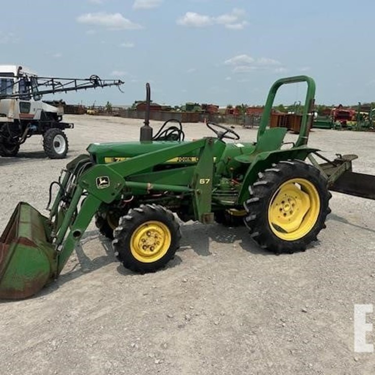 JOHN DEERE 750