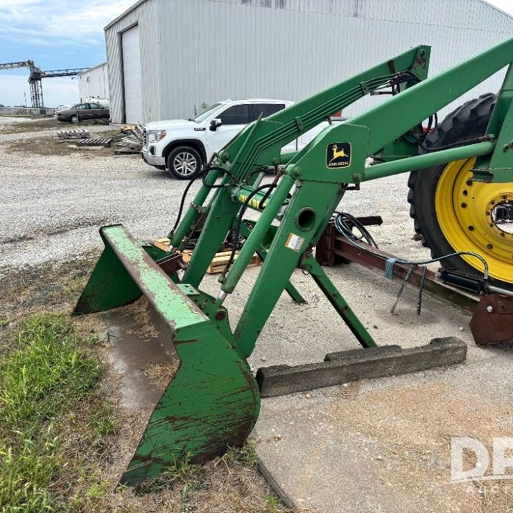 JOHN DEERE 725