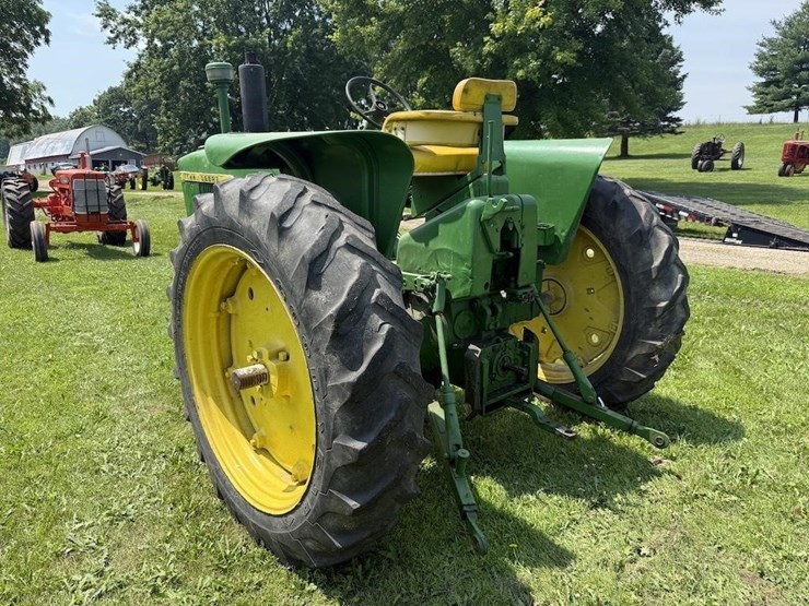 john-deere-3010-image-4