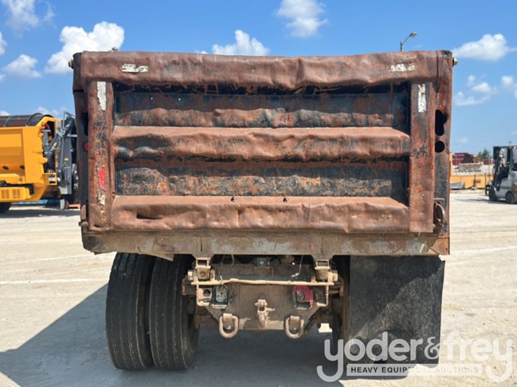 2000-ford-f750-image-16