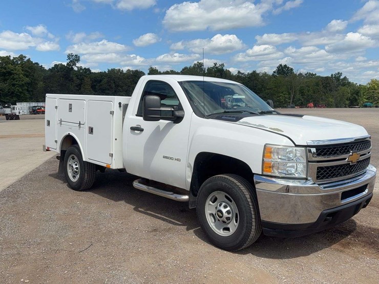 2013-chevrolet-silverado-image-2