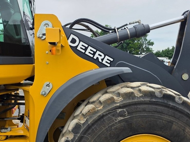 2021-deere-524l-image-37