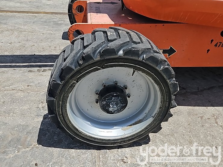 2017-jlg-600aj-image-16