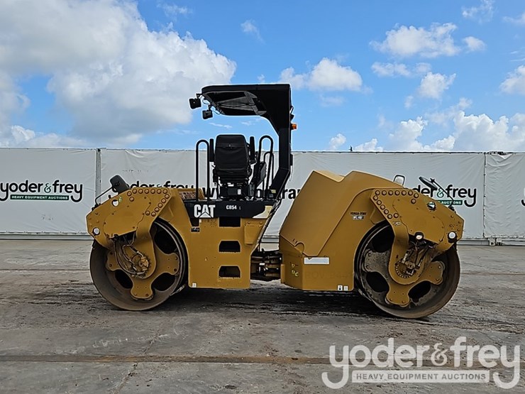 2011-caterpillar-cb54-image-3