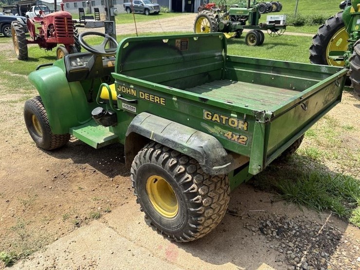 john-deere-gator-image-6