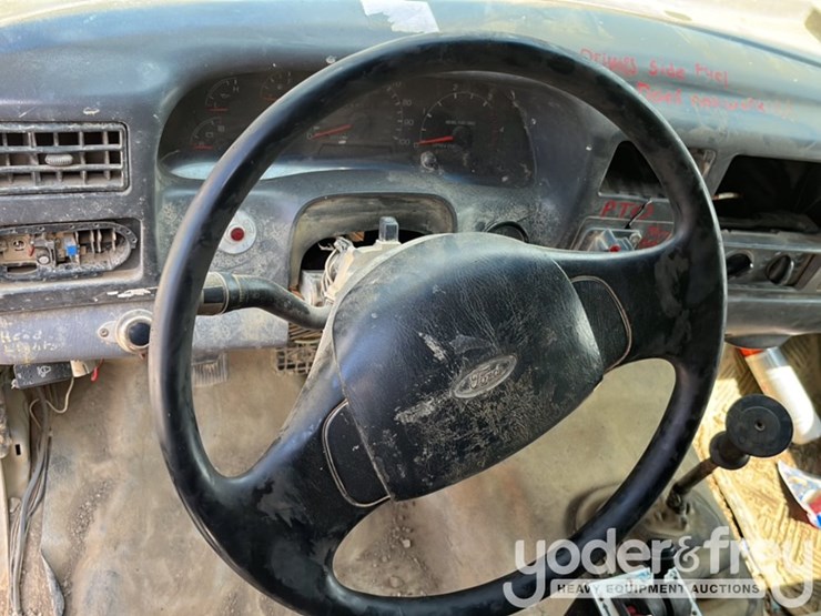 2000-ford-f750-image-35