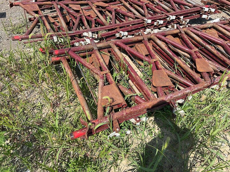 pallet-of-(3)-cattle-headlocks-image-4