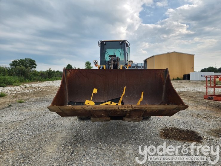 2010-deere-644k-image-16