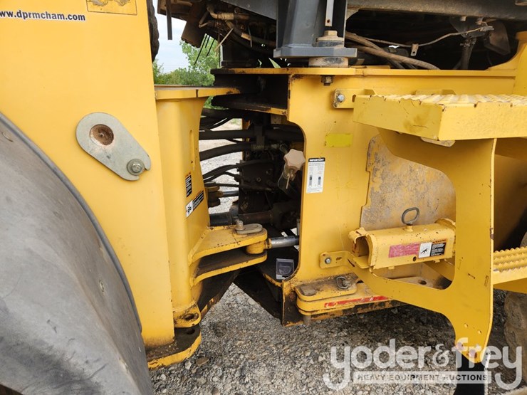 2010-deere-644k-image-22