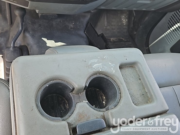 2015-ford-f550-image-38