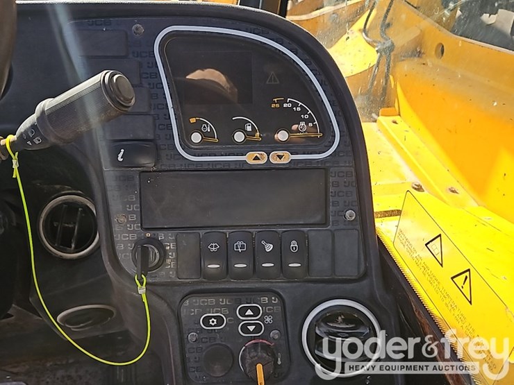 2016-jcb-510-56-image-35