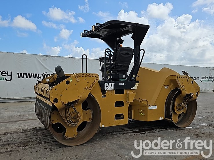 2011-caterpillar-cb54-image-1