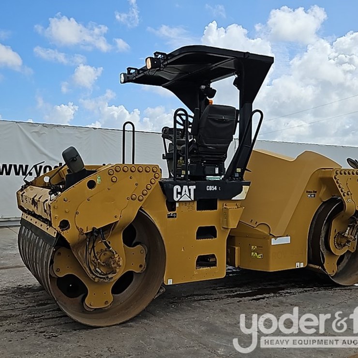 2011 CATERPILLAR CB54