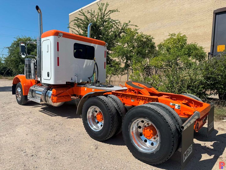 2013-peterbilt-367-image-4