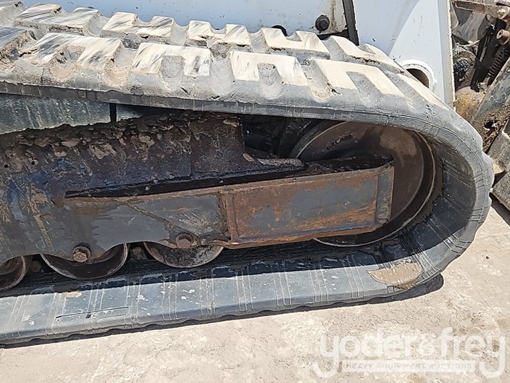 2019-bobcat-t740-image-10