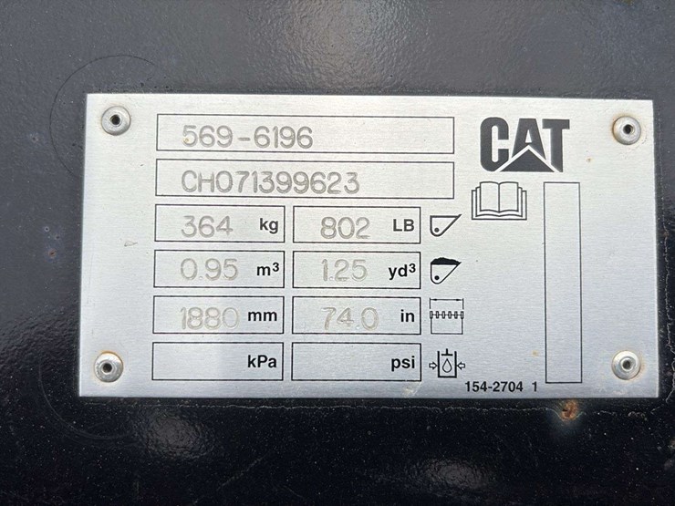 2022-caterpillar-906m-image-35