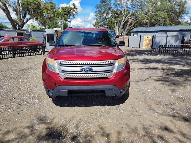 2015-ford-explorer-image-2