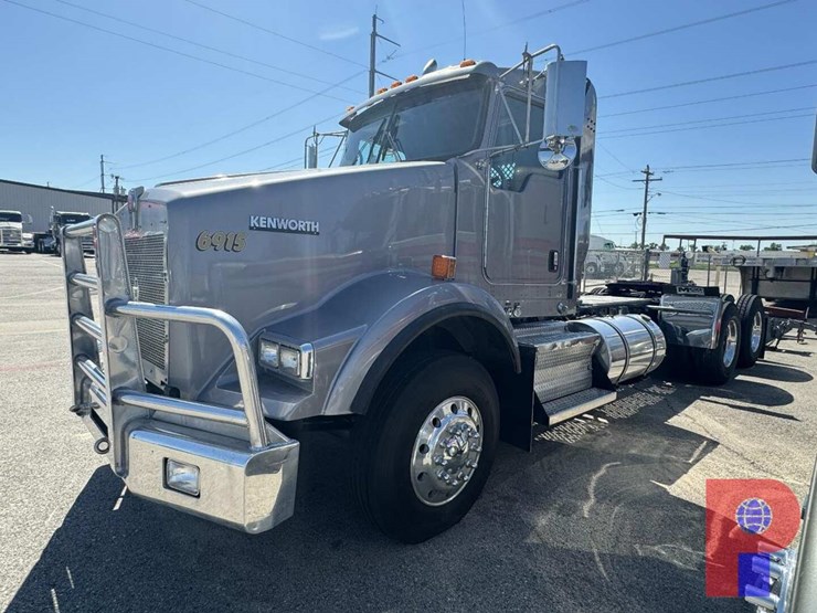 2013-kenworth-t800-image-6