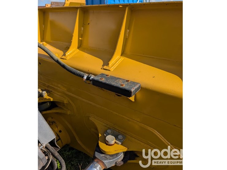 2022-deere-850l-lgp-image-17