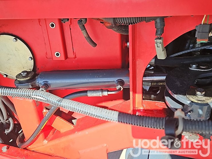 2006-moffett-m55-image-25