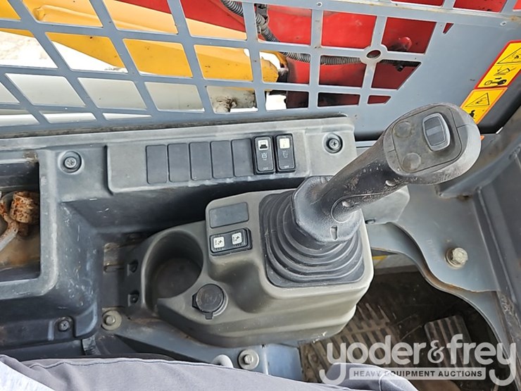 2021-takeuchi-tl8r2-image-27