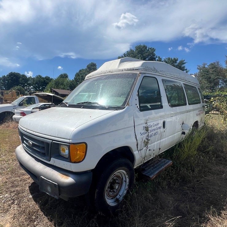 2003 FORD E350