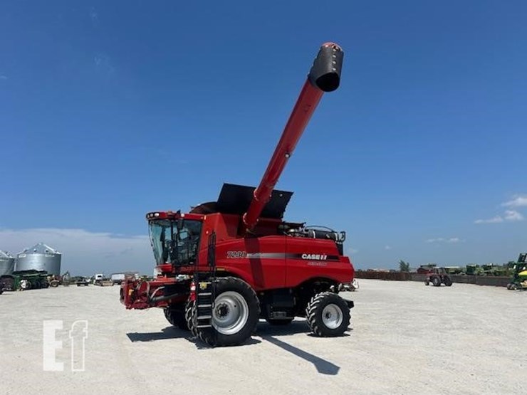2012-case-ih-7230-image-1