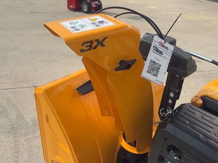 2023-cub-cadet-3x30-trac-snowblower-image-10