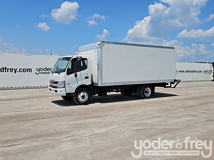 2019-hino-195-image-2