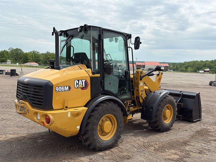2022-caterpillar-906m-image-3