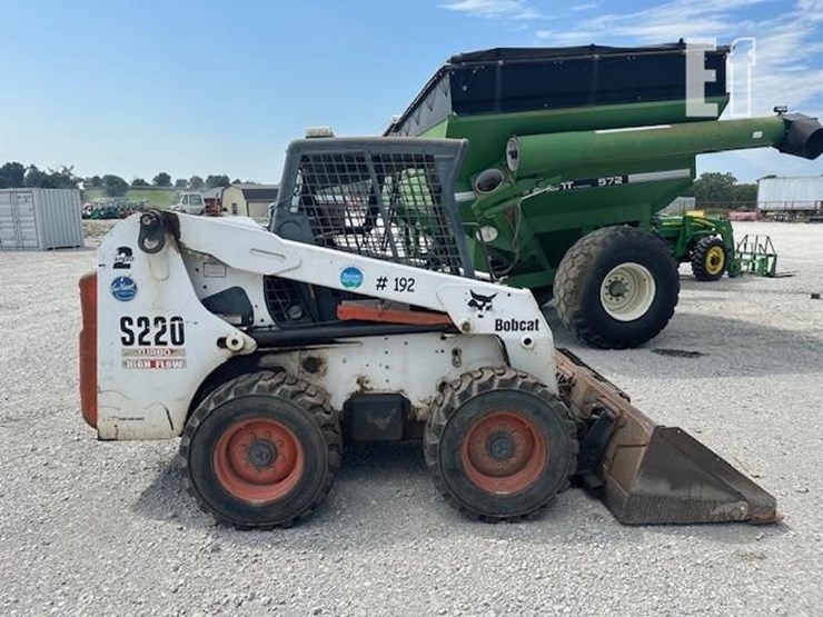 bobcat-s220-image-6