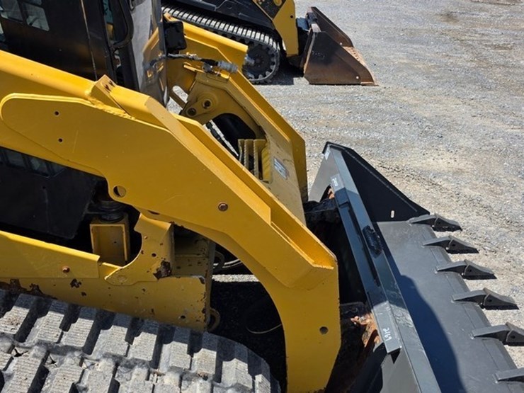 2021-caterpillar-289d3-image-9